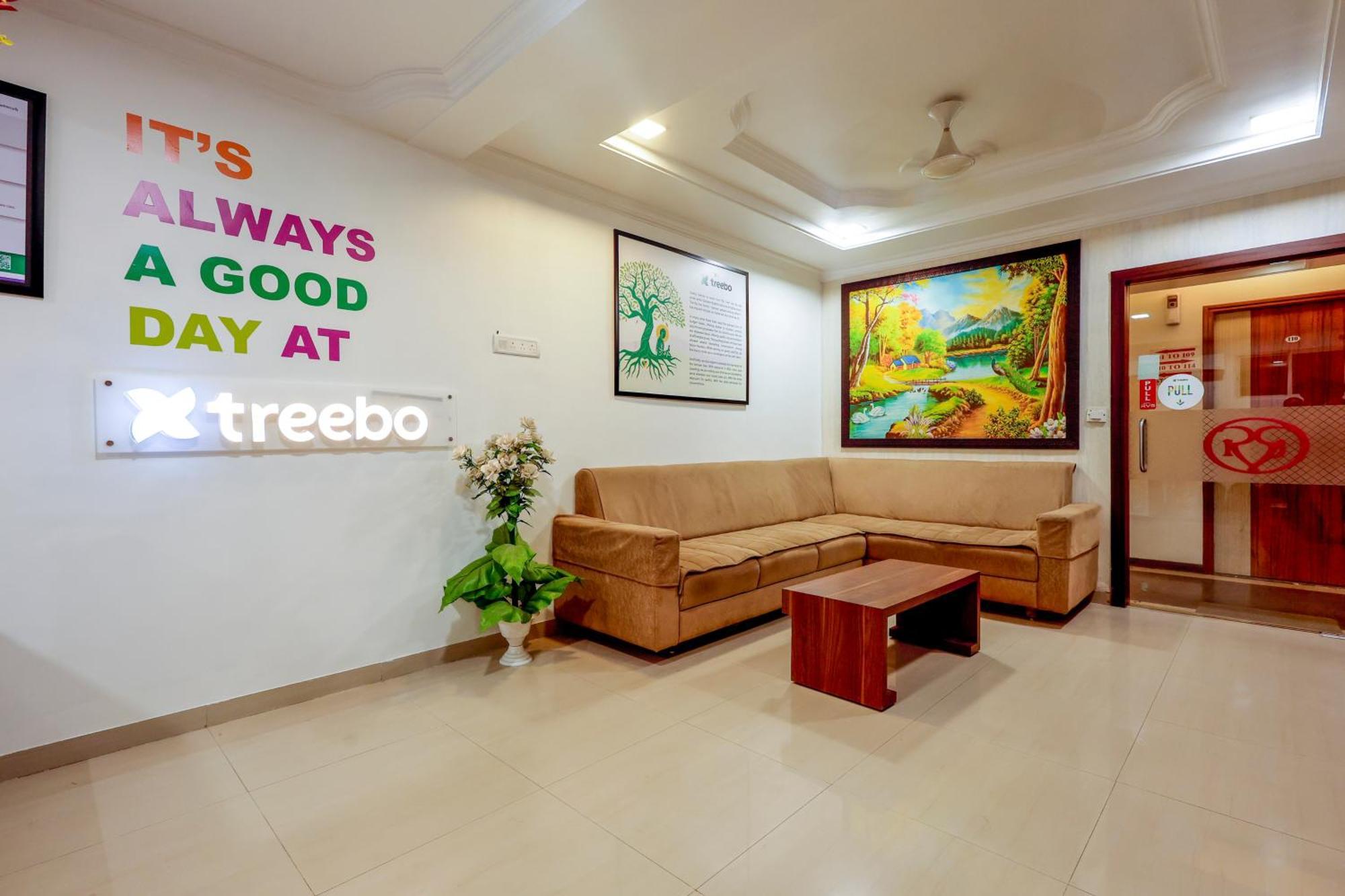 Treebo Rvg Hotel Vadodara Bagian luar foto